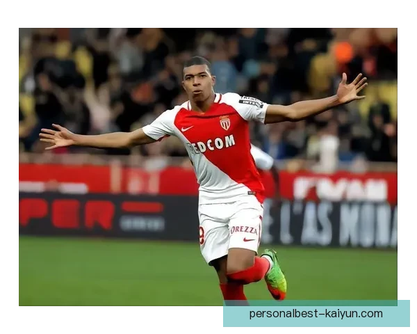 姆巴佩在法甲赛季中表现稳健，持续领跑最佳射手榜。