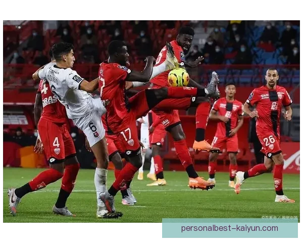 谢菲联防守漏洞解析：近期失球频发，防线稳定性亟待提升